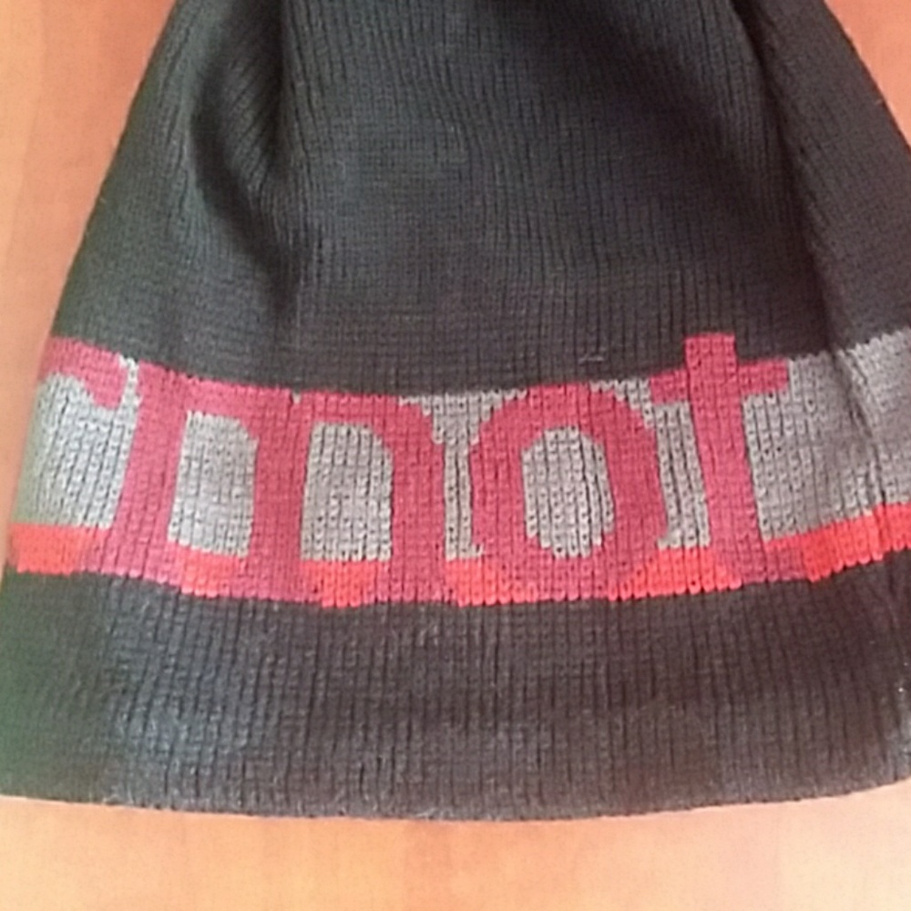 Winter hat - Picture 3 of 5